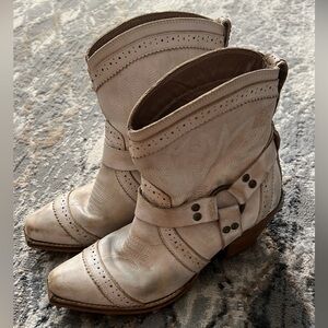Women's Western Leather Booties